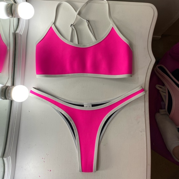 Hoaka swimwear neon pink set - Picture 2 of 2